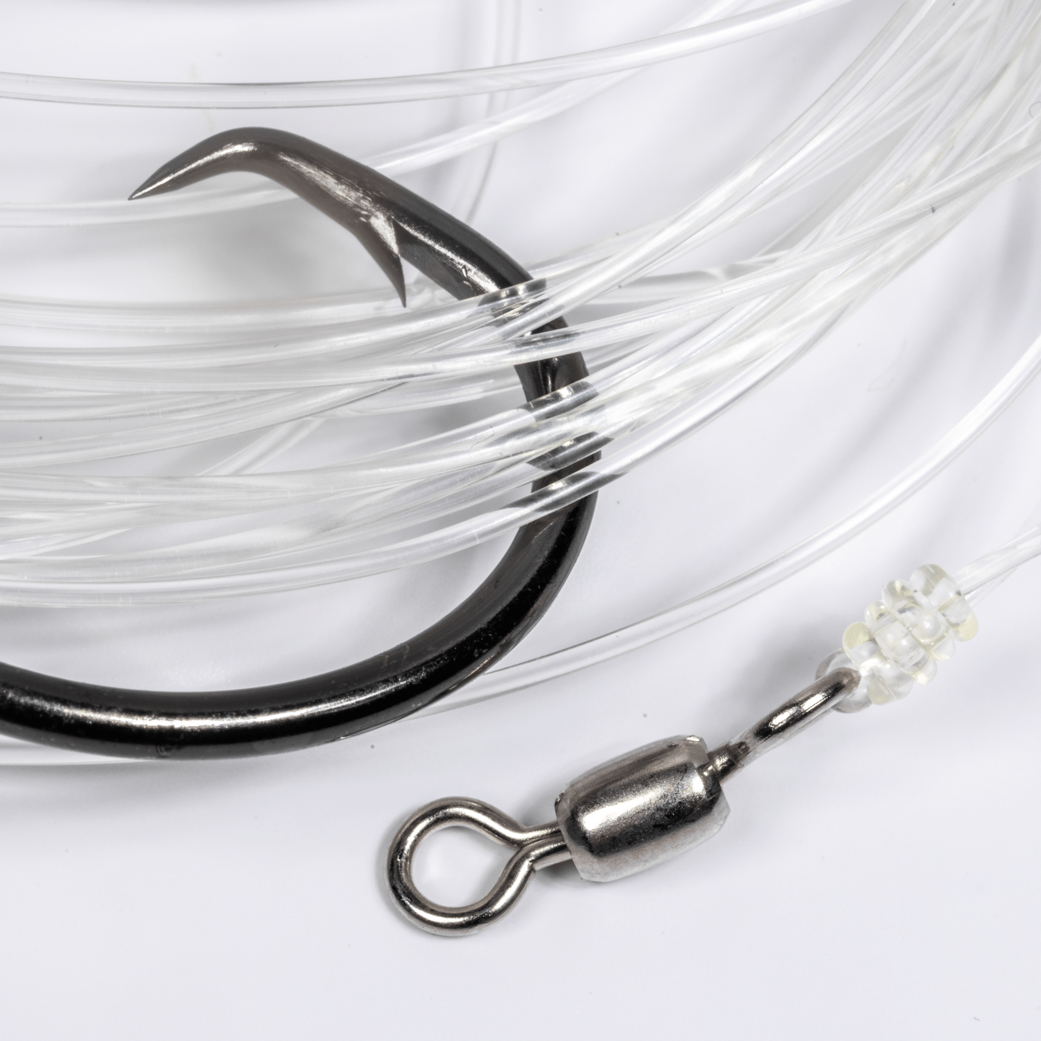 BlacktipH Mustad Live Bait Rigs with 7/0 Black Nickel Circle Hook and Premium Rosco Swivel - Medium 5 Pack - Get Tight Gear