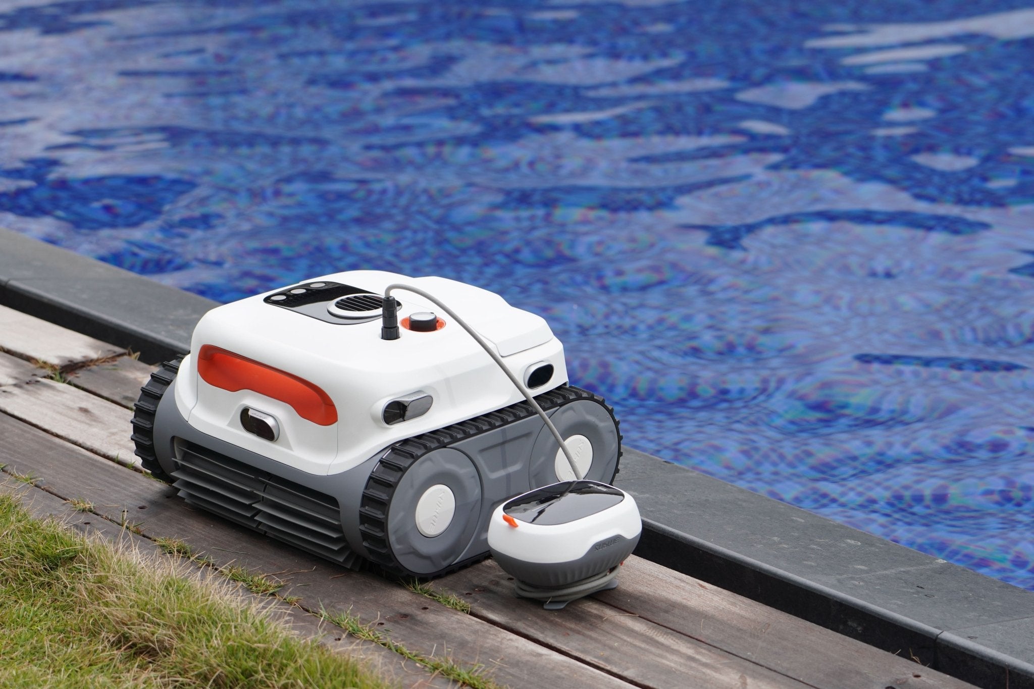 BN Pro Robotic Pool Cleaner - Get Tight Gear