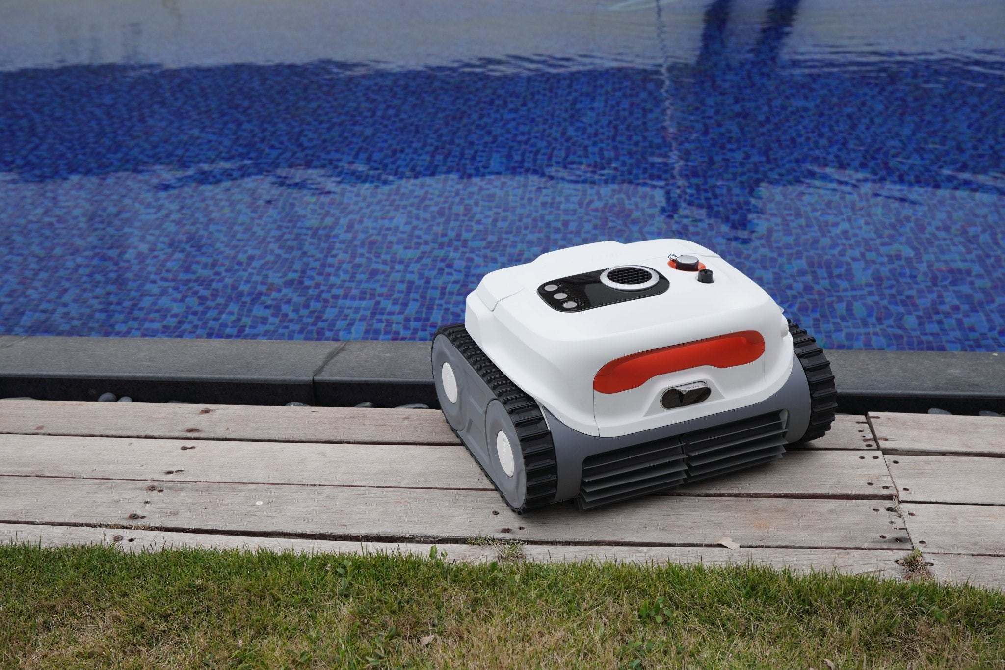 BN Pro Robotic Pool Cleaner - Get Tight Gear