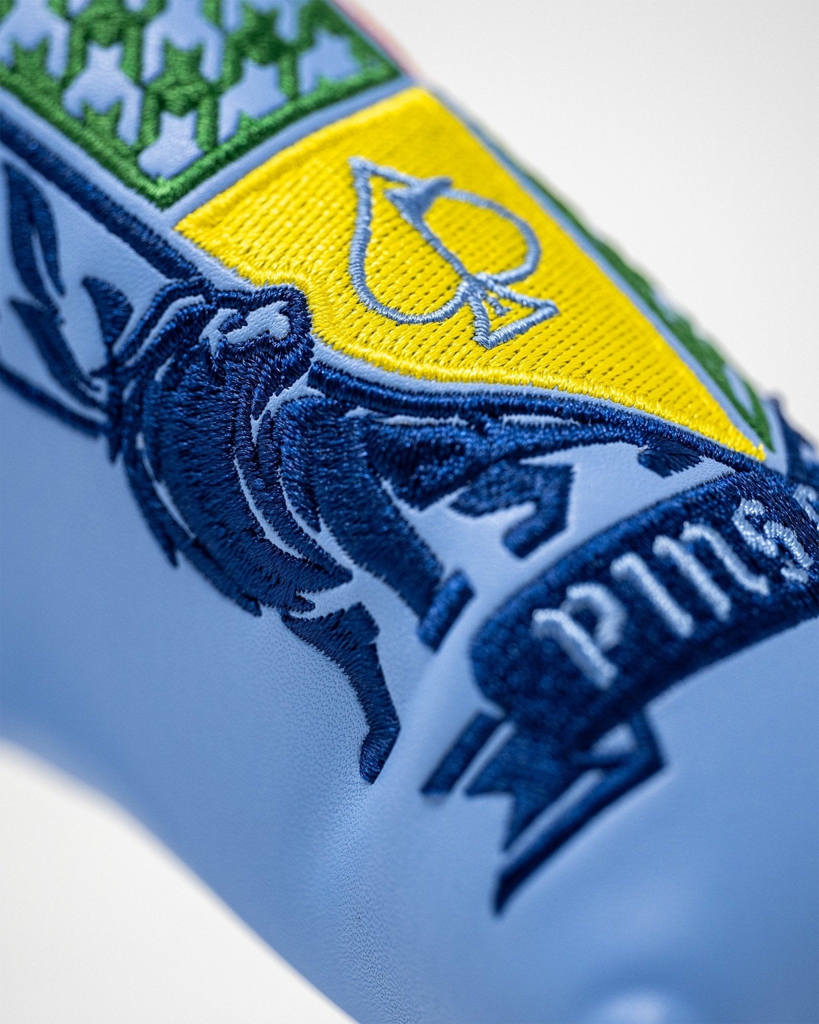 Coat of Arms - Blade Putter Cover - Get Tight Gear