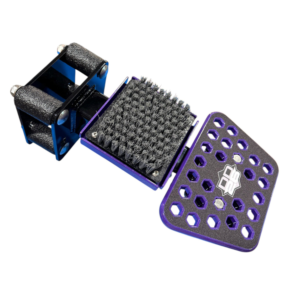 DD26 Fishing Access STEPXL with Mean Clean Kick Brush - Get Tight Gear