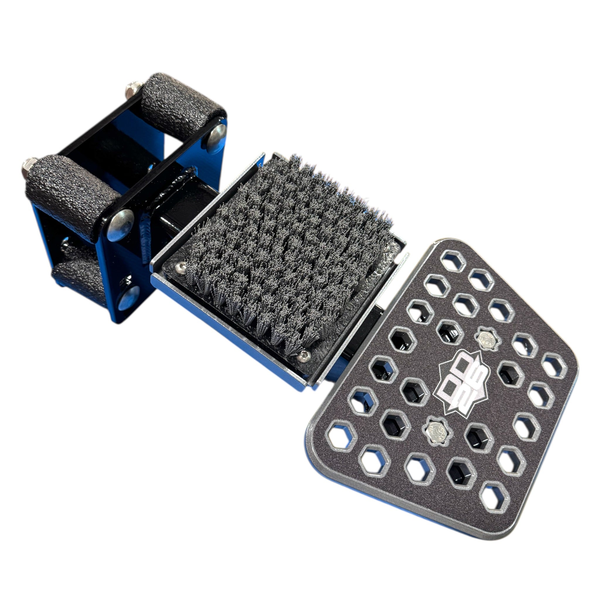 DD26 Fishing Access STEPXL with Mean Clean Kick Brush - Get Tight Gear