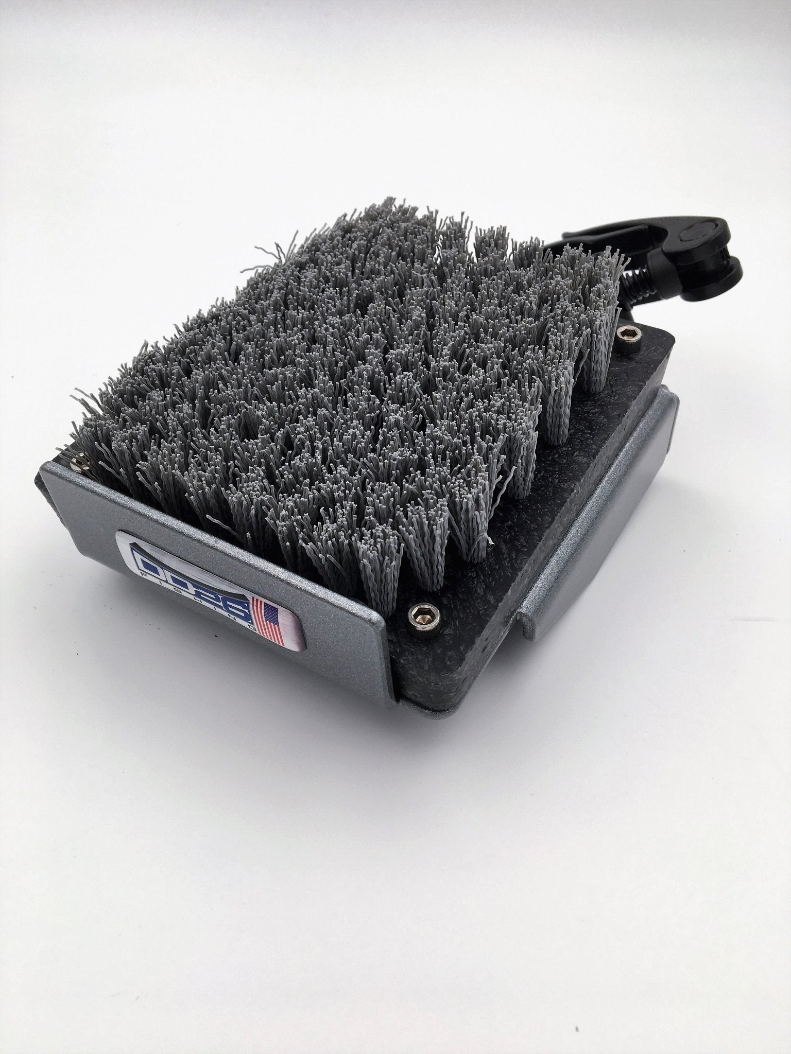 DD26 Fishing Mean Clean Kick Brush - Get Tight Gear