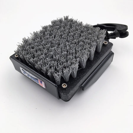 DD26 Fishing Mean Clean Kick Brush - Get Tight Gear