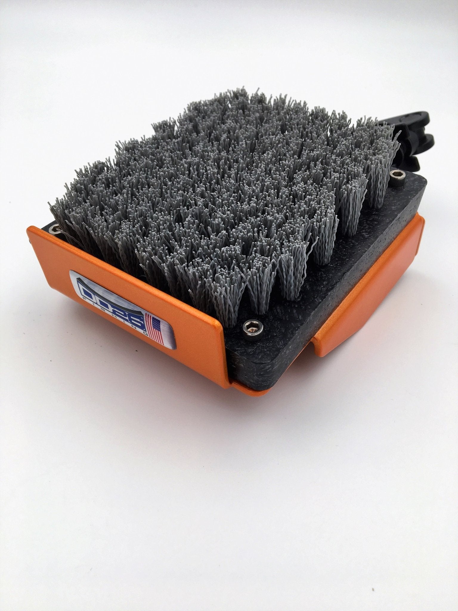 DD26 Fishing Mean Clean Kick Brush - Get Tight Gear