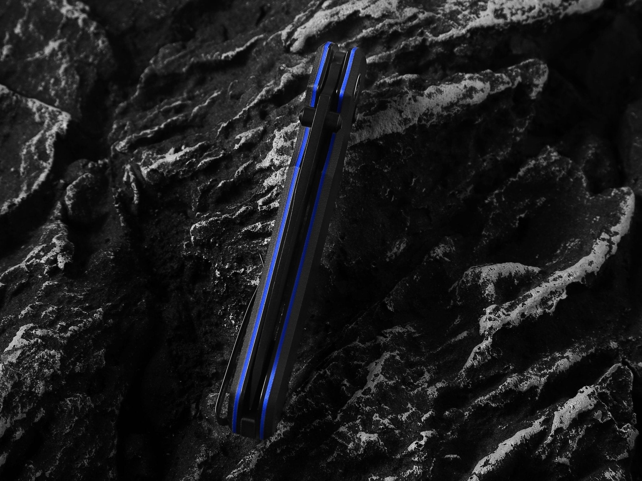 The Loyalist Folding Pocket Knife Giftset for Men and Women (Black and Blue) - Get Tight Gear