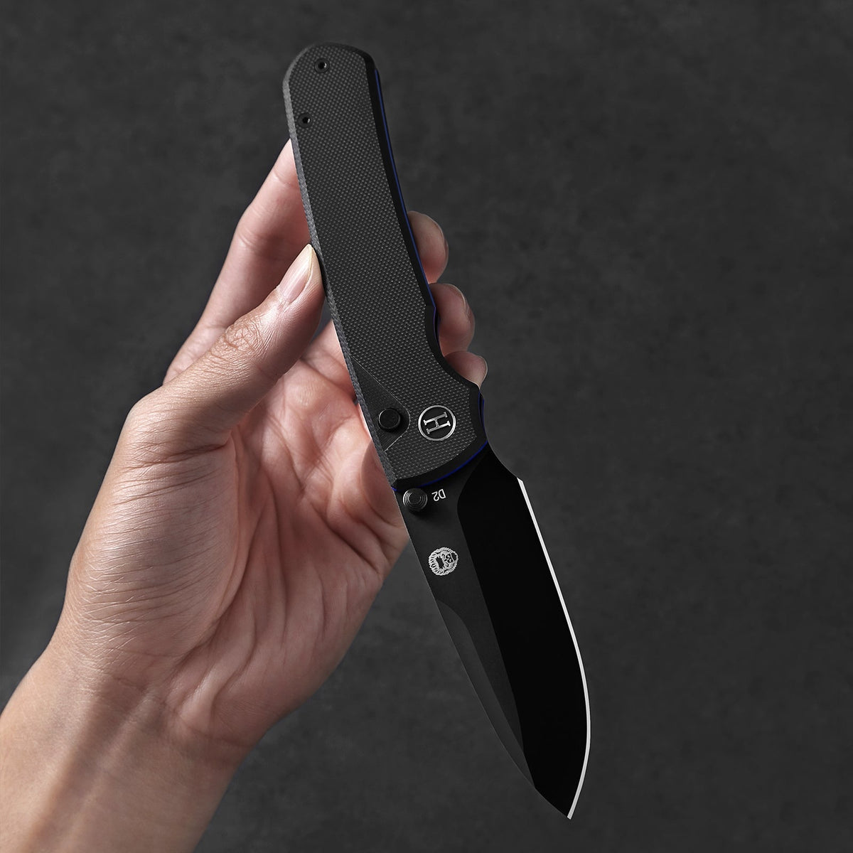 The Loyalist Folding Pocket Knife Giftset for Men and Women (Black and Blue) - Get Tight Gear