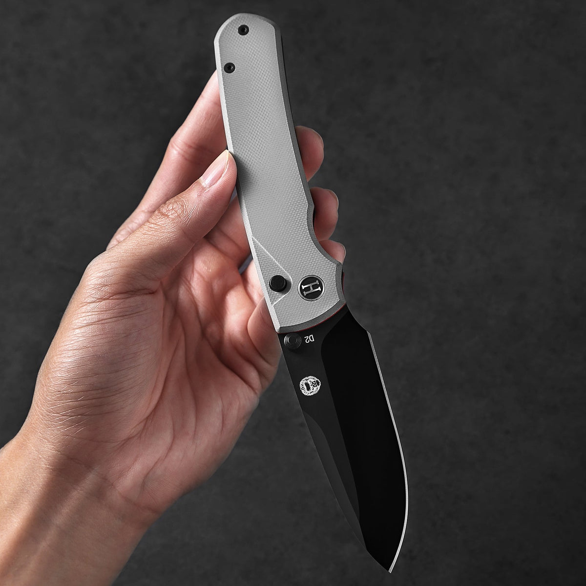 The Loyalist Folding Pocket Knife Giftset for Men and Women (Black and White) - Get Tight Gear