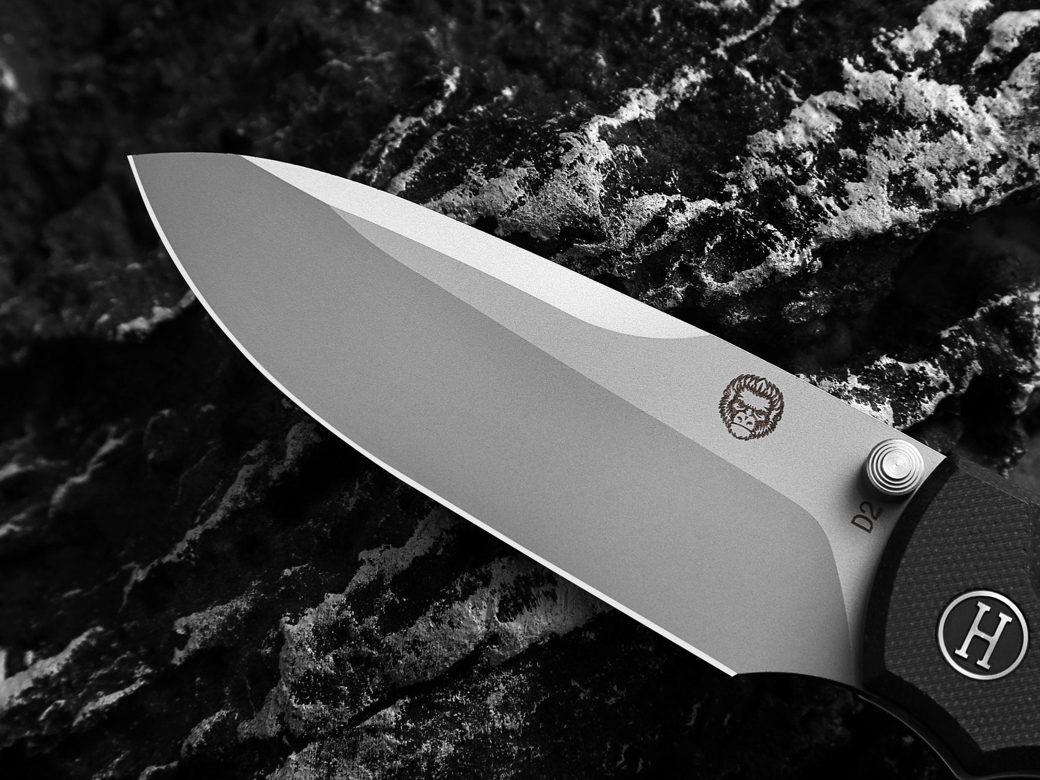 The Loyalist Folding Pocket Knife Giftset for Men and Women (Sand and Black) - Get Tight Gear