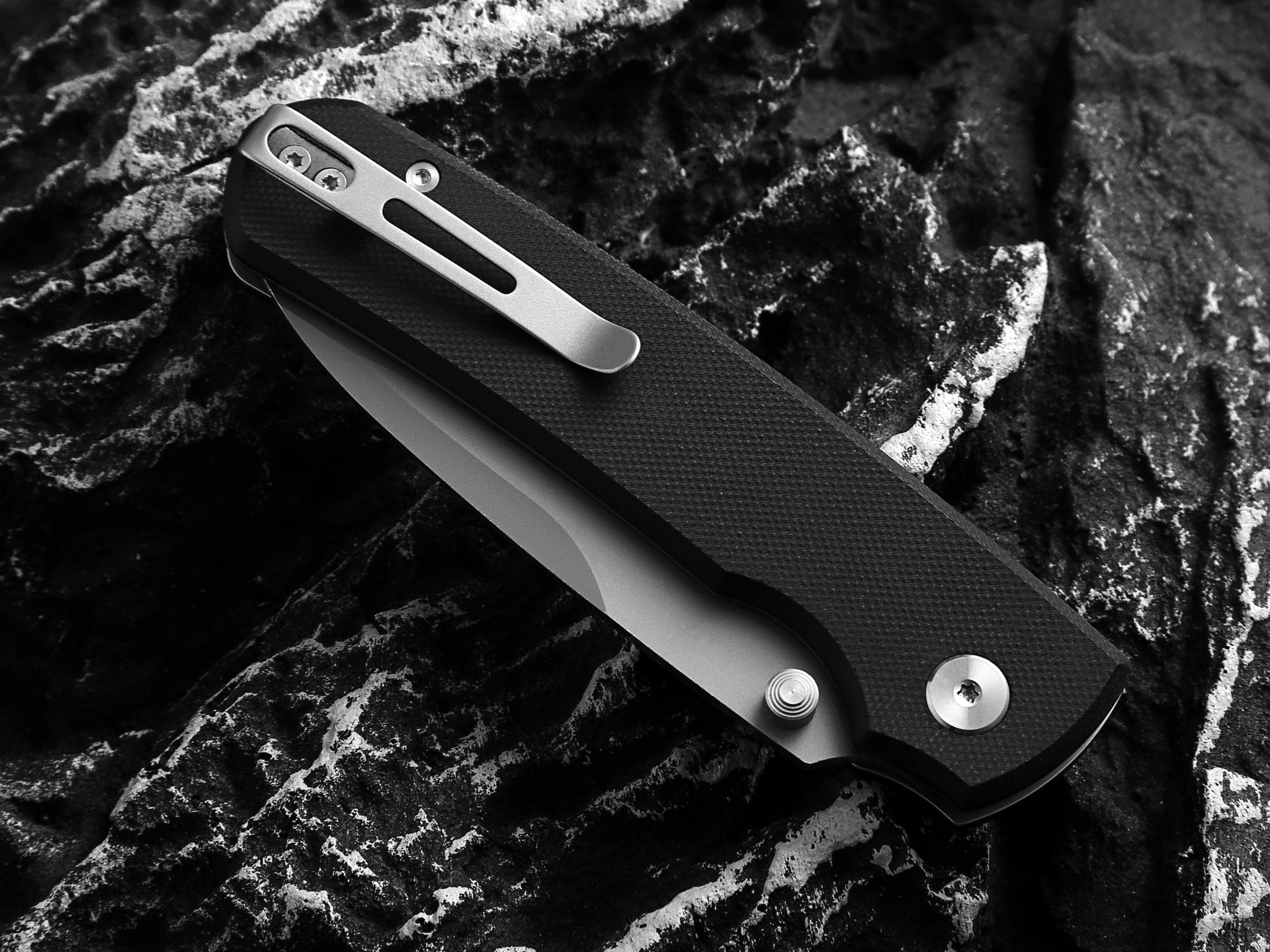 The Loyalist Folding Pocket Knife Giftset for Men and Women (Sand and Black) - Get Tight Gear