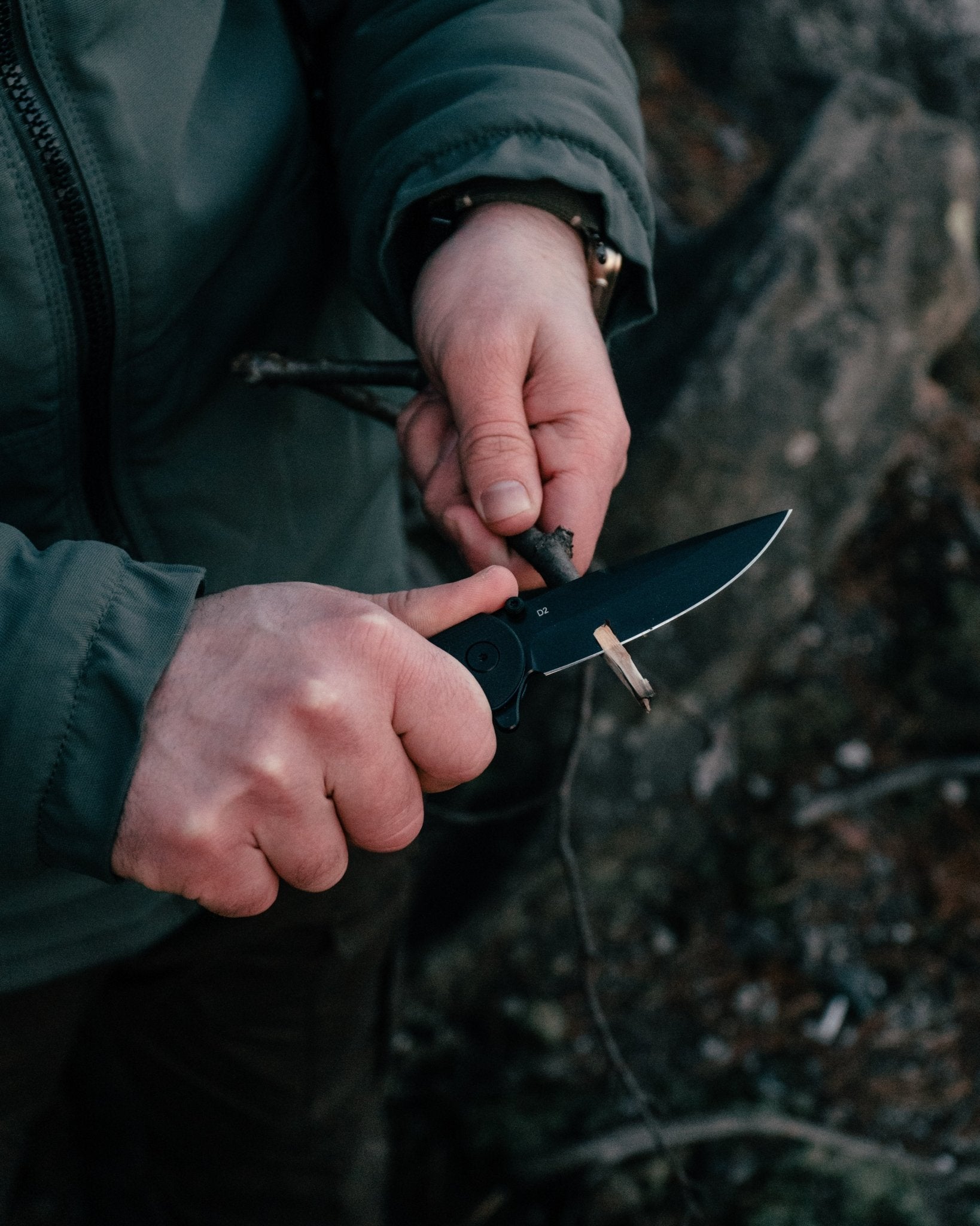 The Straight Back Folding Pocket Knife Giftset for Men and Women (Black and Blue) - Get Tight Gear