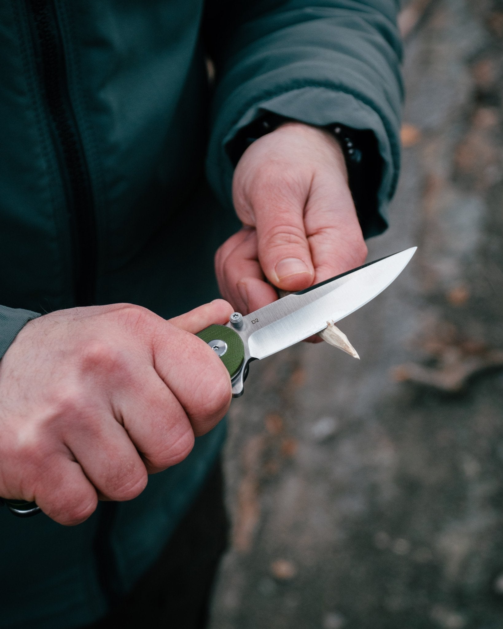 The Straight Back Folding Pocket Knife Giftset for Men and Women (Grey and Red) - Get Tight Gear