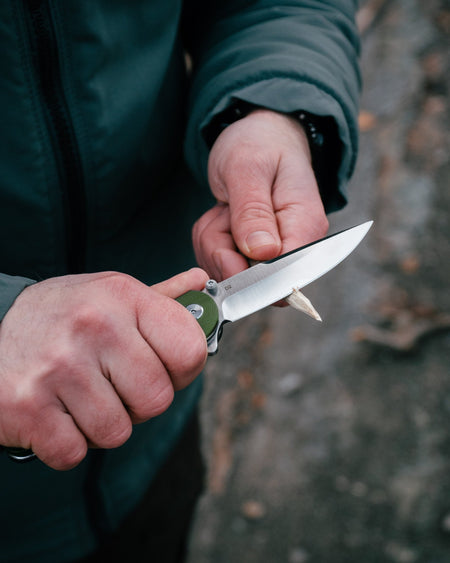 The Straight Back Folding Pocket Knife Giftset for Men and Women (Grey and Red) - Get Tight Gear