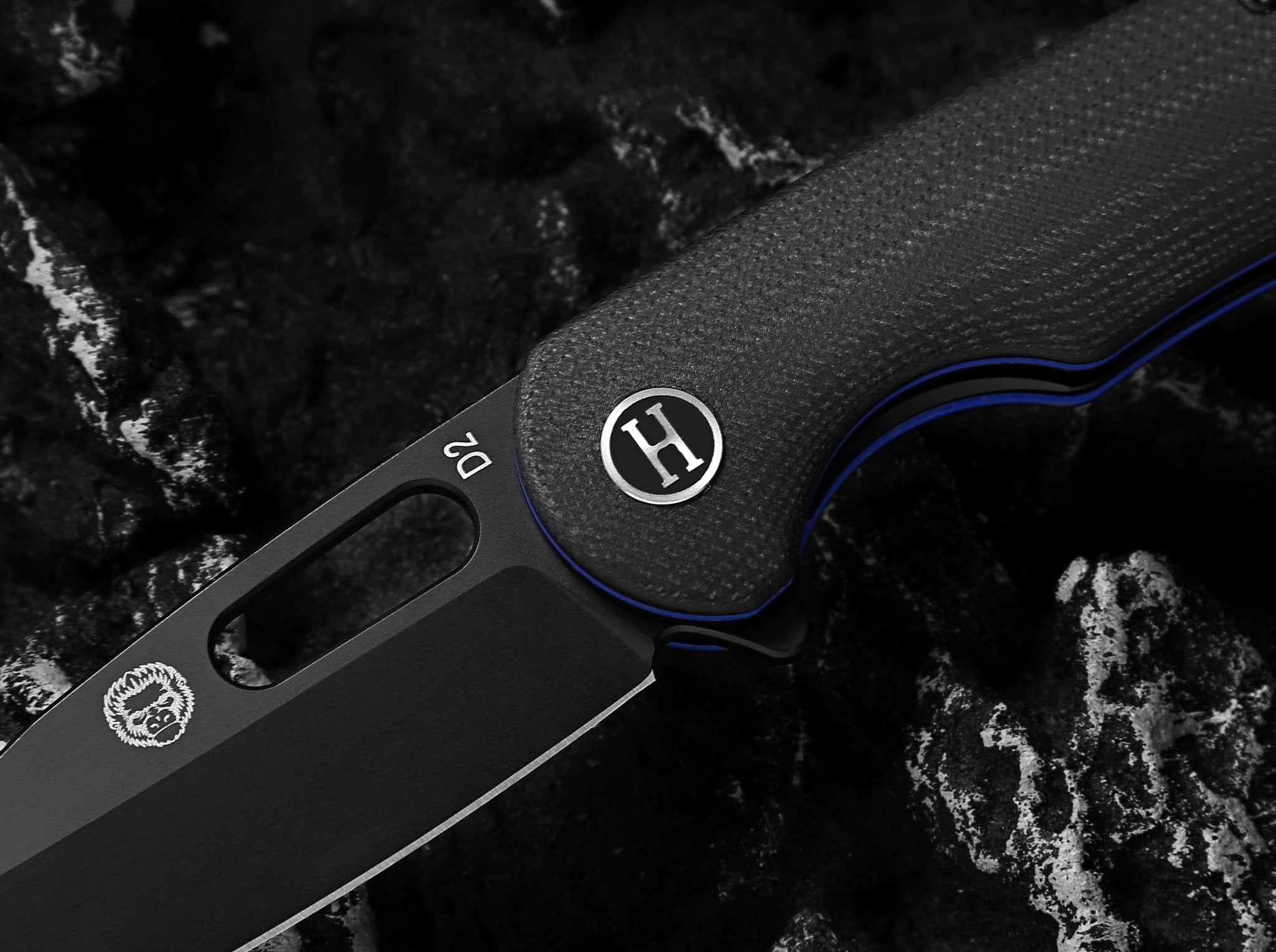 The Venture Point Folding Pocket Knife Giftset for Men and Women (Black and Blue) - Get Tight Gear