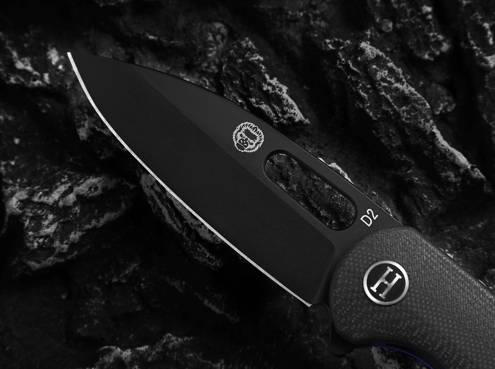 The Venture Point Folding Pocket Knife Giftset for Men and Women (Black and Blue) - Get Tight Gear